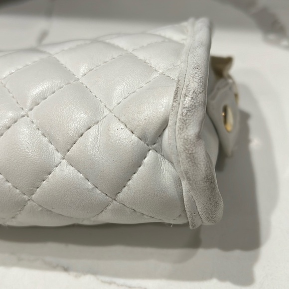 Givenchy Vintage White Leather Zip Clutch Bag Pouch 7” x 5” x 2.5” - Picture 4 of 16